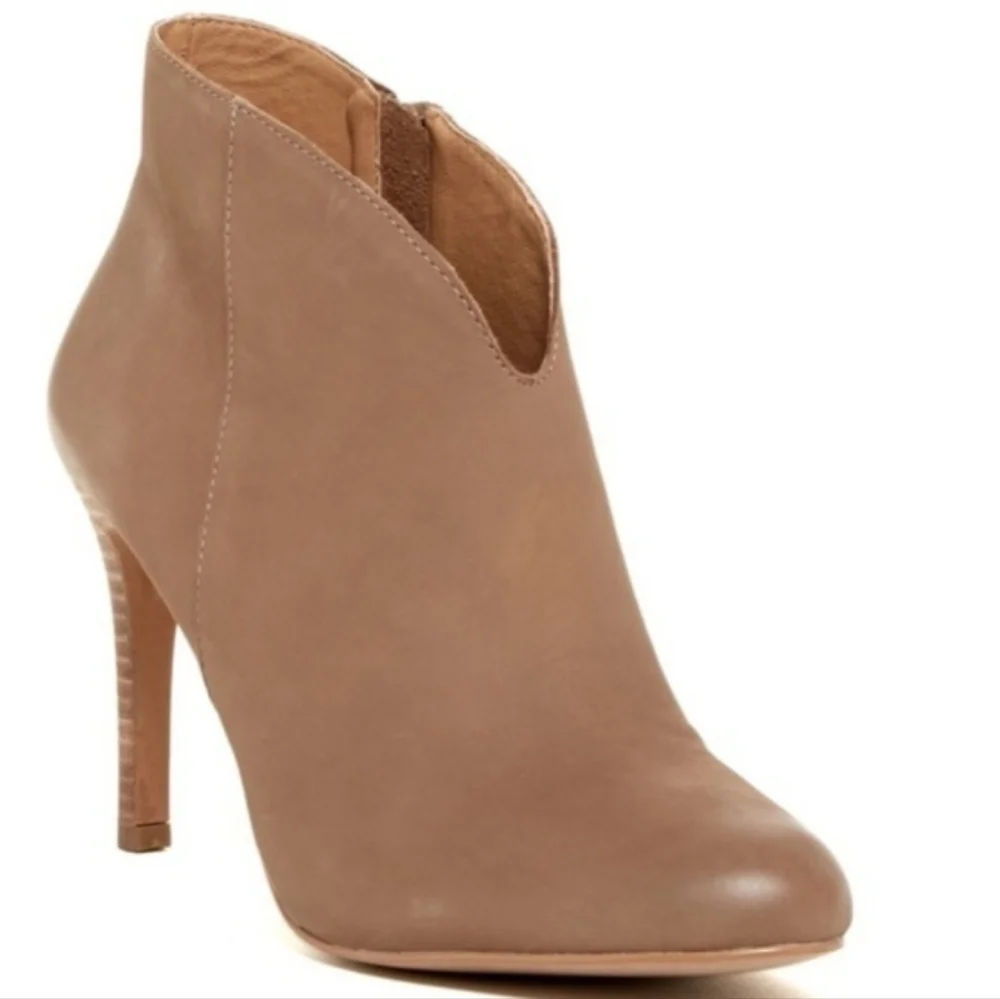 Lucky Brand Tan Sarla Leather Booties Size 9.5 M